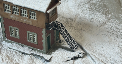 Einfacher Schnee-Effekt mit Haarspray und Marmormehl