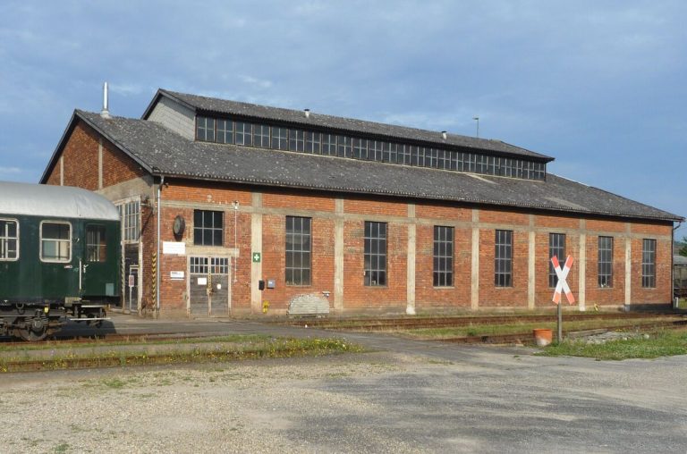 Eisenbahnmuseum Wuerzburg Museumswerkstatt und Abstellhalle 768x508
